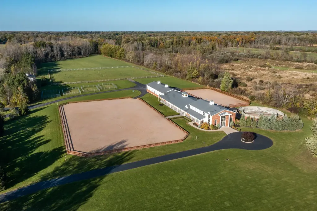 Greene Acres Family Farm, barn