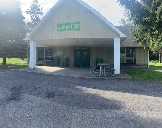 MacKinnon Lodge Outside 